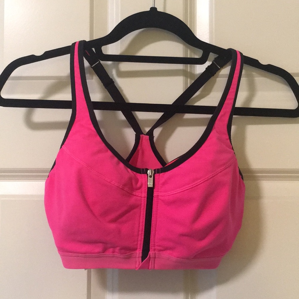 Front close Victoria's Secret sports bra
